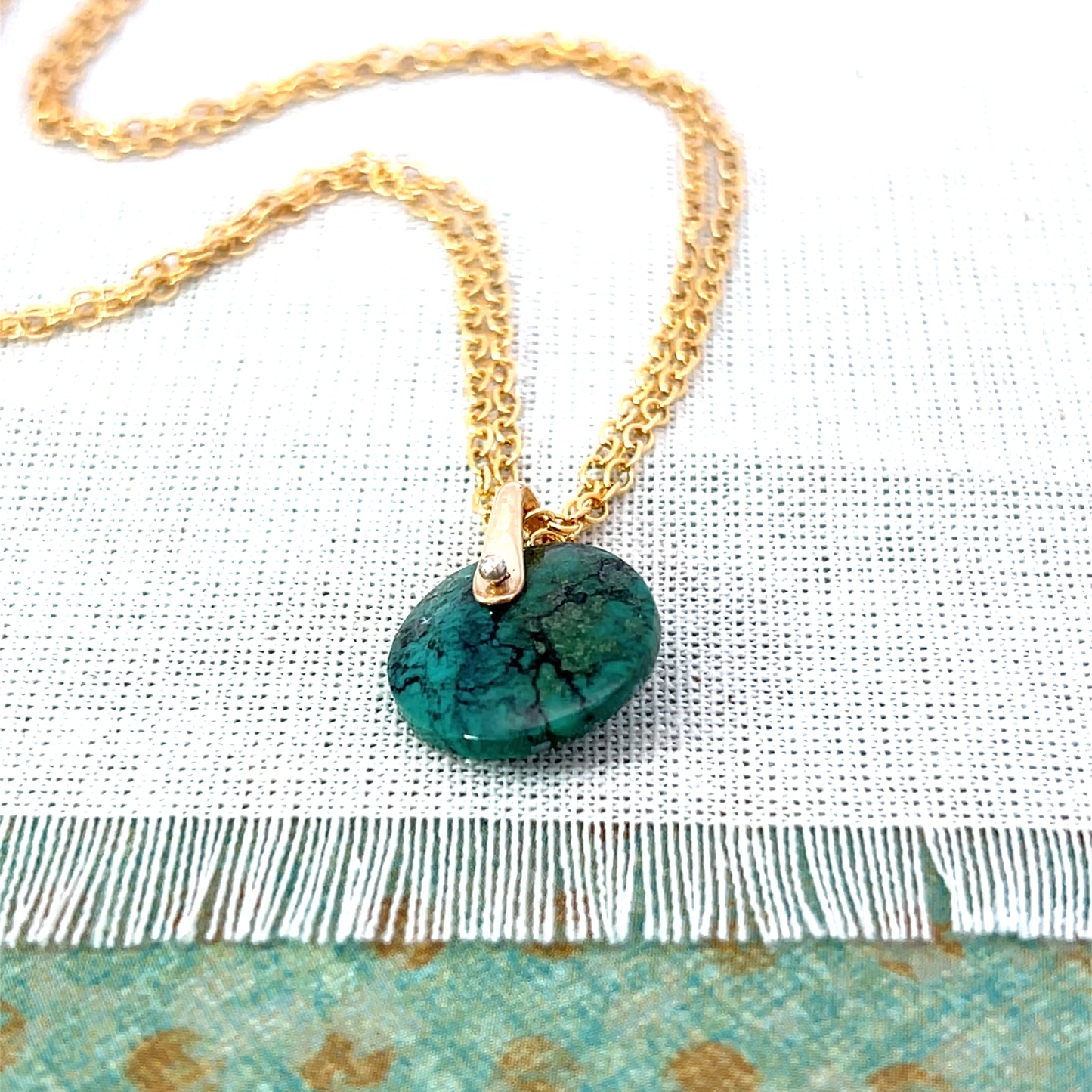 Swinging Turquoise Gold Necklace